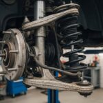 kak opredelit istochnik stukov i skripov v podveske 1